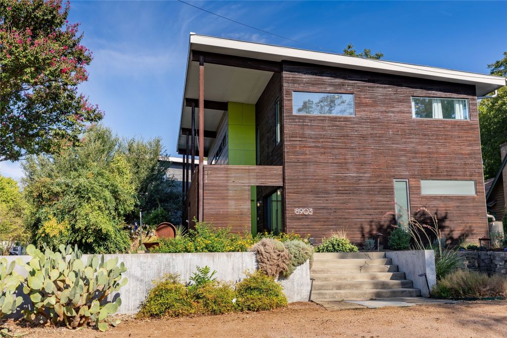 8903 San Leandro Drive