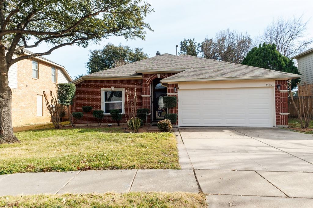 1105 Hillwood Drive, Saginaw, TX 76179 — photo 1