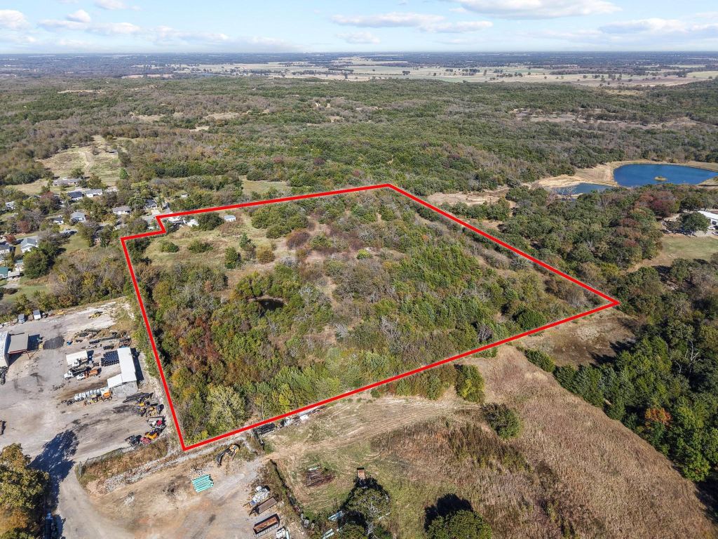 600 E Washington Street, Denison, TX 75021 — photo 1