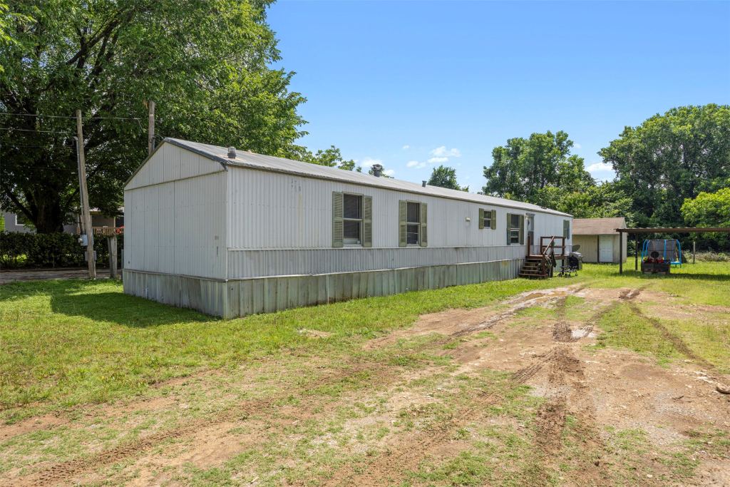 105 Syble Jean Drive, Burleson, TX 76028 — photo 1
