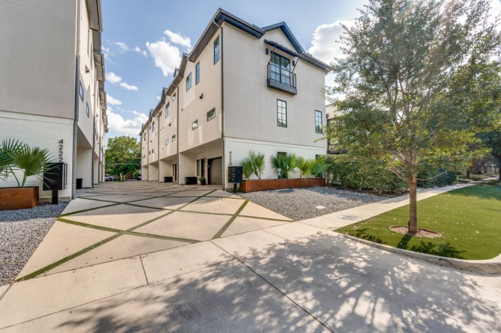 4220 Hawthorne Avenue 103, Dallas, TX 75219 — photo 1