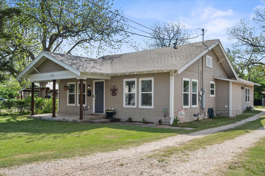 2215 W Park Row Boulevard, Corsicana, TX 75110 — photo 1