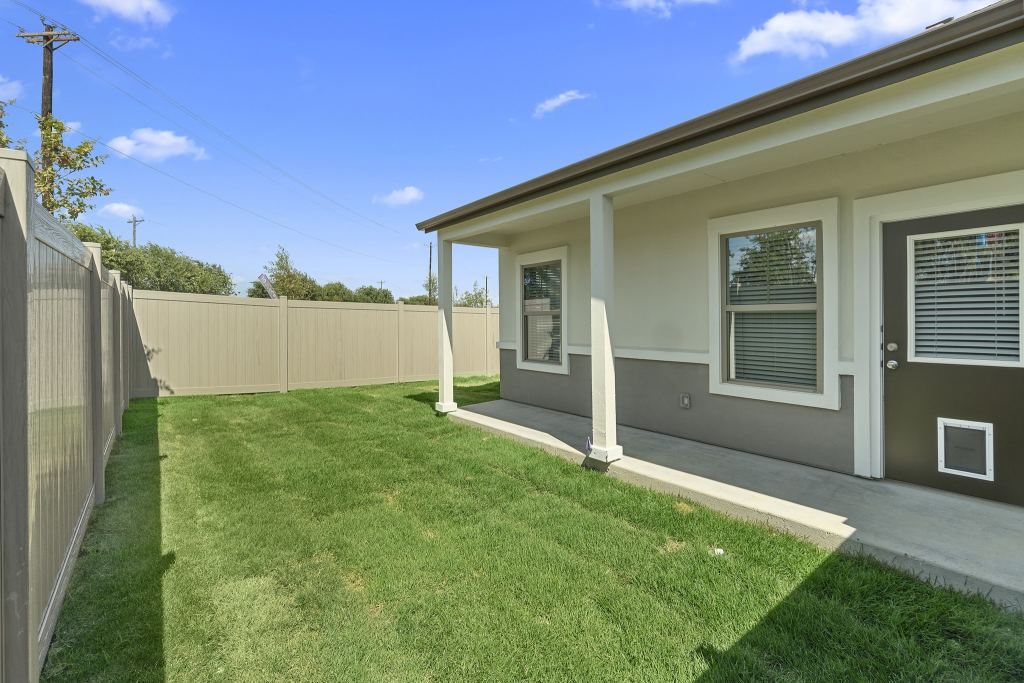 579 LLOYDS ROAD 1104A, Little Elm, TX 75068 — photo 1
