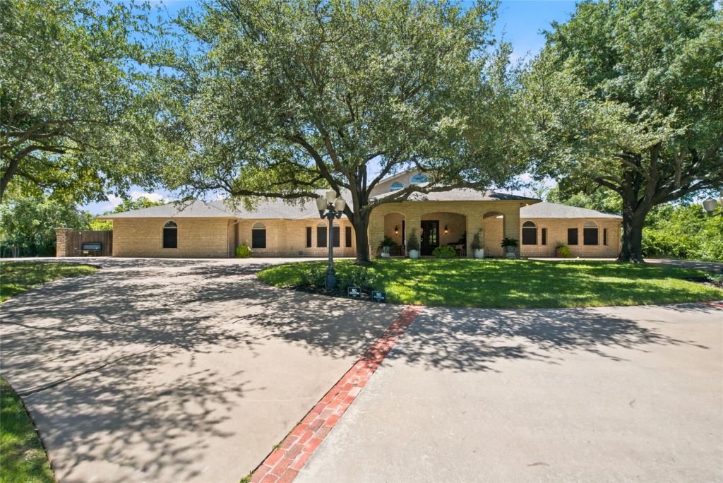 2749 Summit Avenue, Stephenville, TX 76401 — photo 1