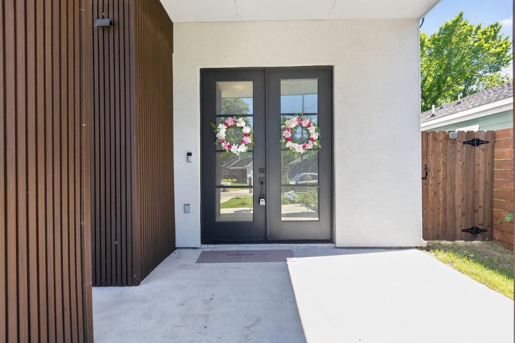 1704 Mcbroom Street, Dallas, TX 75212 — photo 1