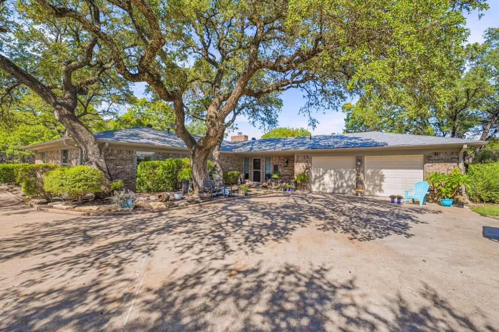 4304 Acoma Court, Granbury, TX 76048 — photo 1