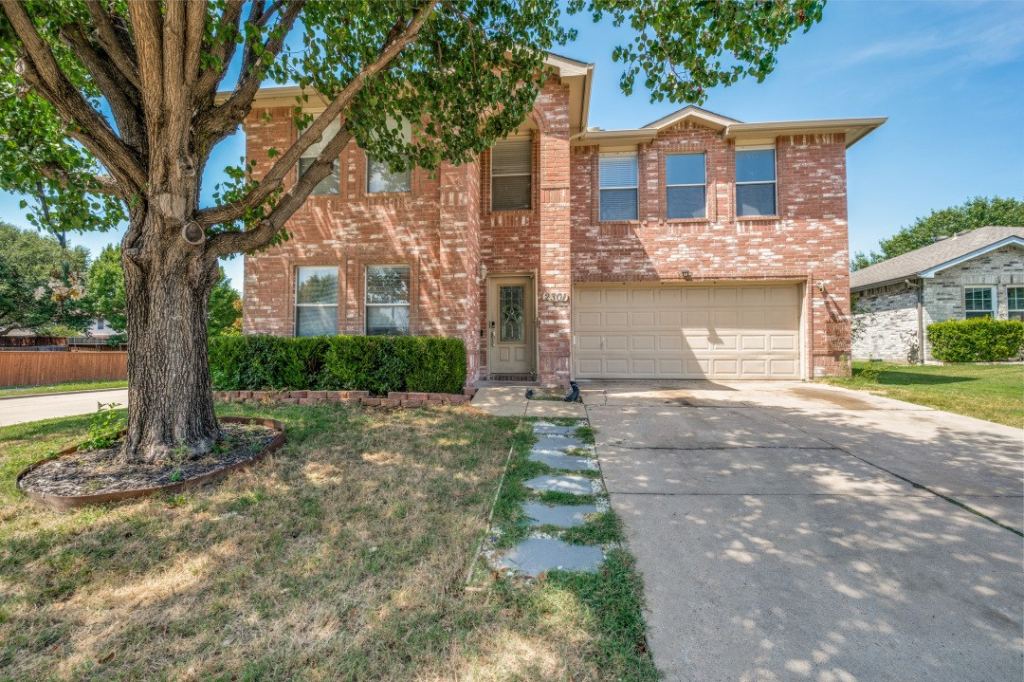 2301 Chestnut Drive, Little Elm, TX 75068 — photo 1