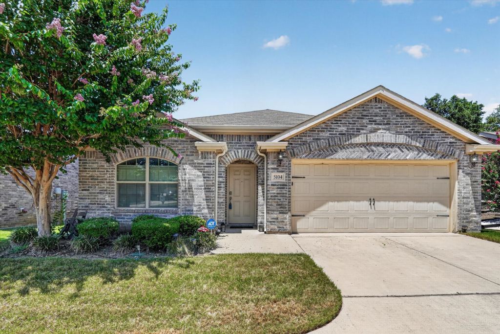 5104 Chatfield Place, Arlington, TX 76017 — photo 1
