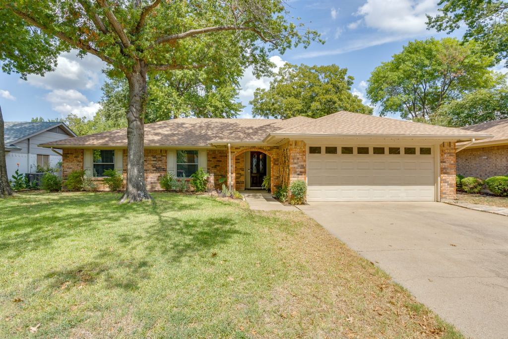 1005 Westminster Lane, Mansfield, TX 76063 — photo 1