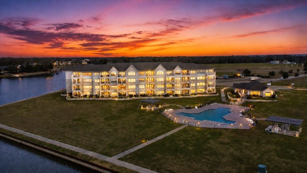 9900 Northshore Boulevard 3108, Corsicana, TX 75109 — photo 1