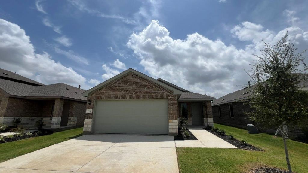 512 RED ADMIRAL Lane, Denton, TX 76259 — photo 1
