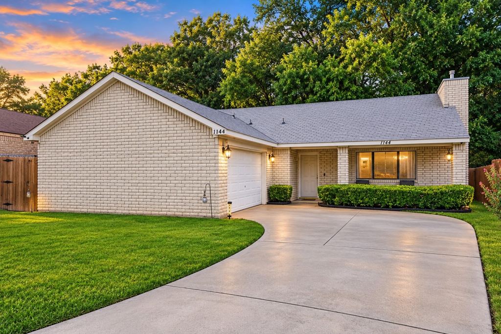 1144 Castlewood Court, DeSoto, TX 75115 — photo 1