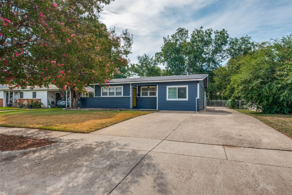 408 E Tucker Boulevard, Arlington, TX 76010 — photo 1