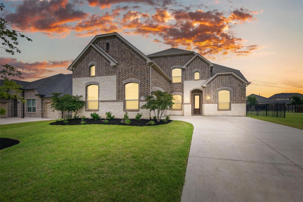 1477 Shooting Star Drive