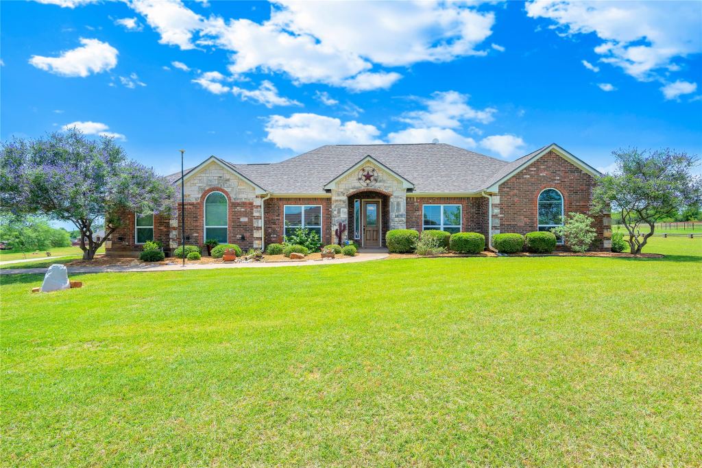 109 Falcons Eye Court, Weatherford, TX 76087 — photo 1
