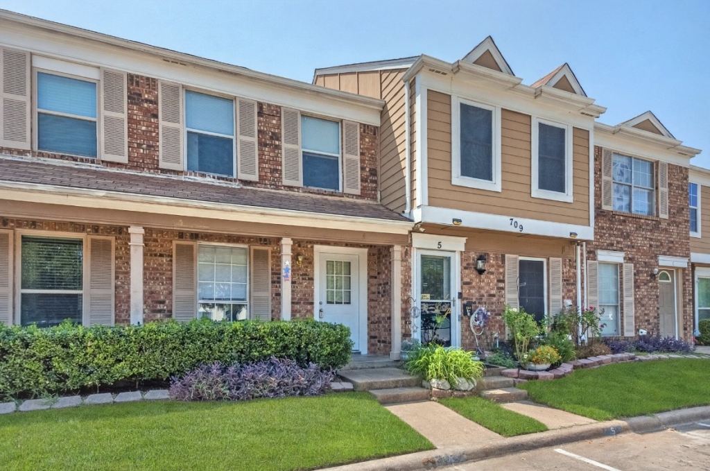 709 Lee Street, Mesquite, TX 75149 — photo 1