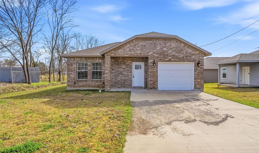4215 Oneal Street, Greenville, TX 75401 — photo 1