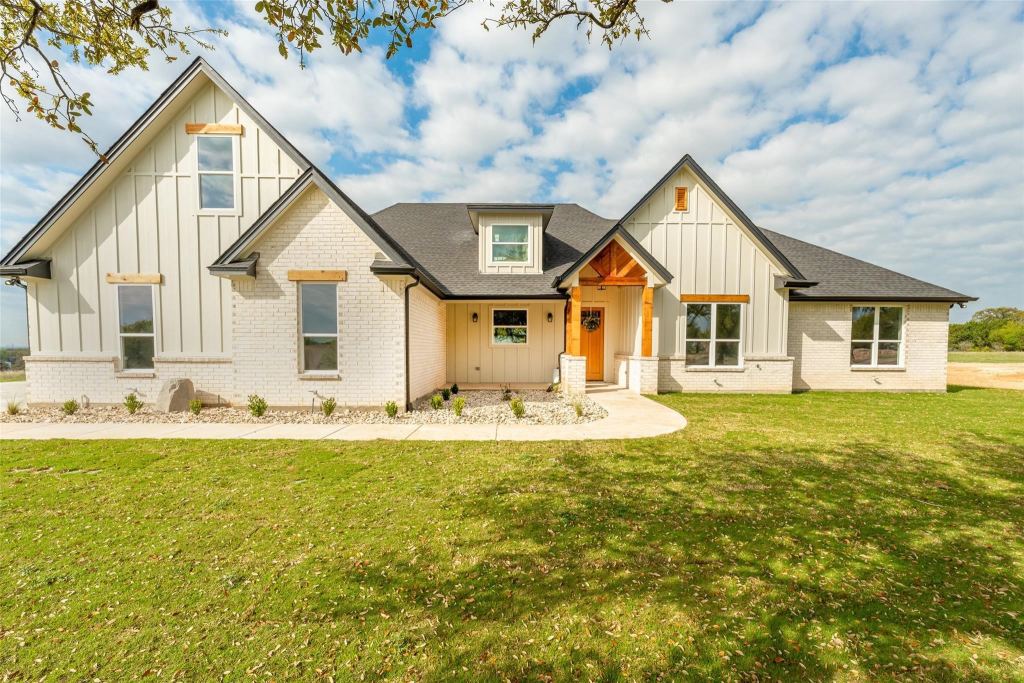 161 Helton Drive, Granbury, TX 76049 — photo 1