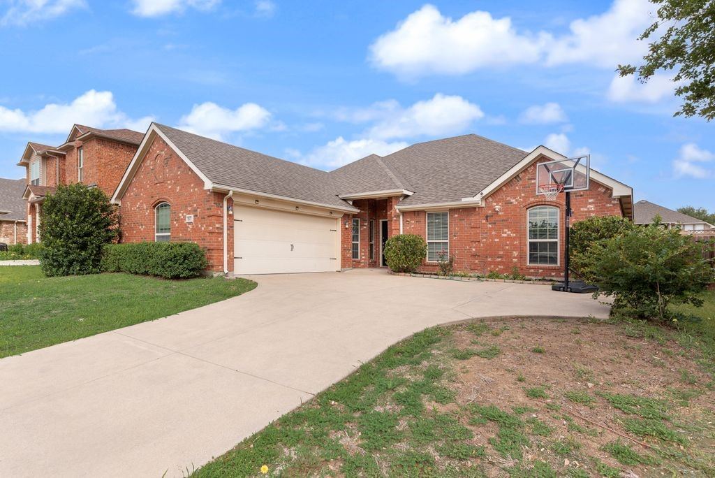1517 White Willow Lane, Arlington, TX 76002 — photo 1