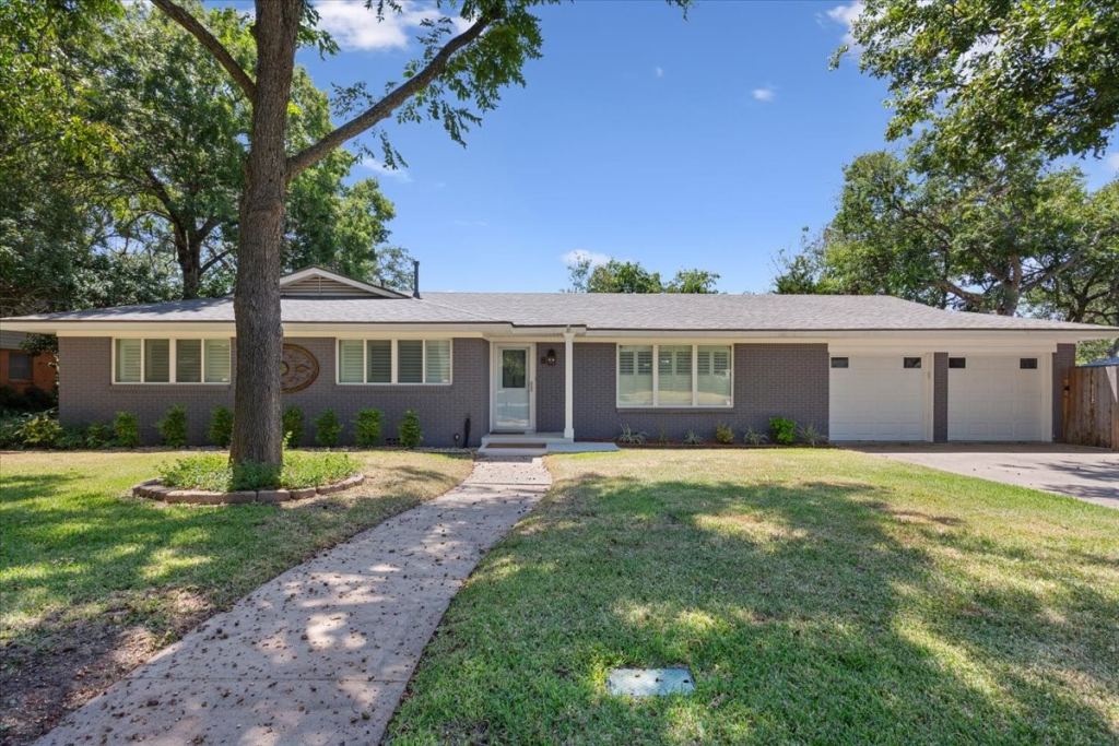 2432 Skyline Drive, Waco, TX 76710 — photo 1