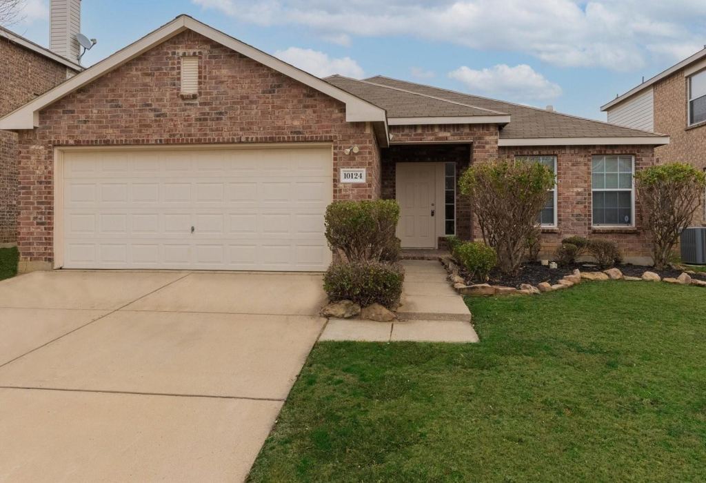 10124 Pear Street, Fort Worth, TX 76244 — photo 1