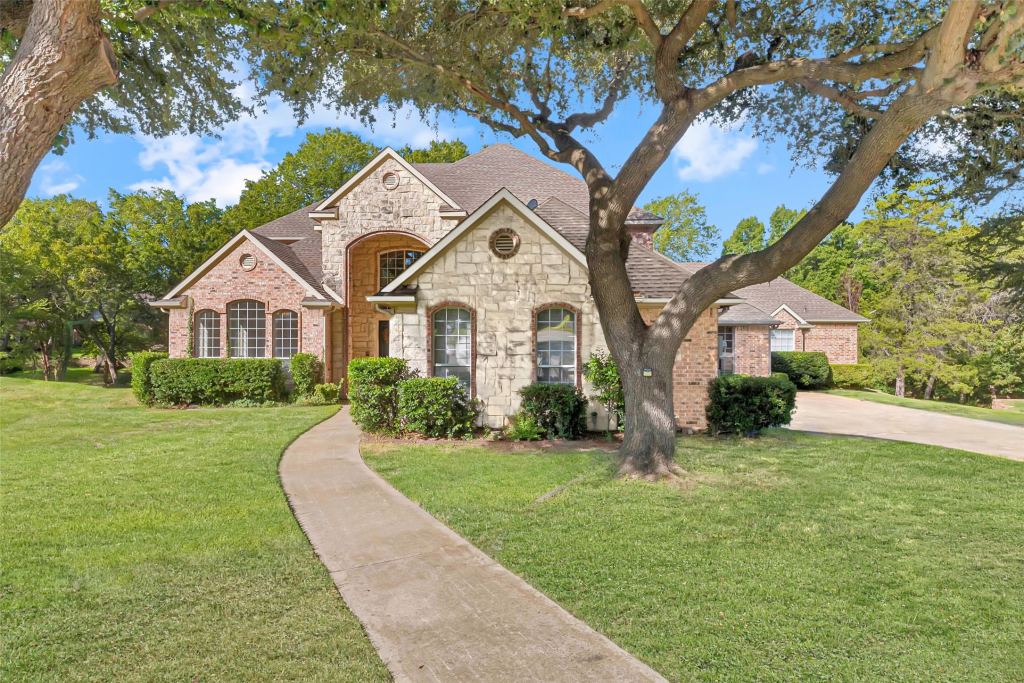 902 Glen Meadow Court, Garland, TX 75044 — photo 1