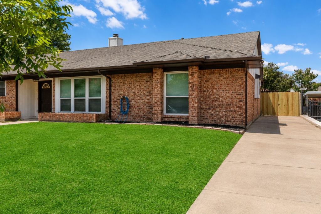 2429 Chestnut Way, Bedford, TX 76022 — photo 1