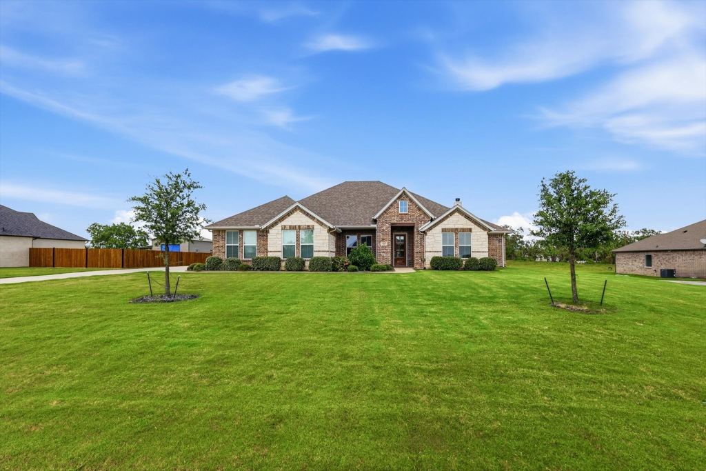 266 Odell Road, Springtown, TX 76082 — photo 1