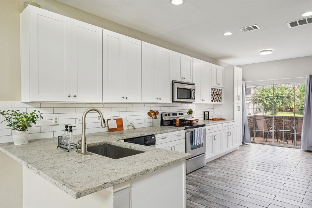 1209 Broken Arrow Trail