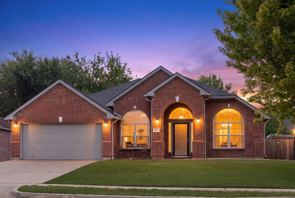 215 Longhorn Trail