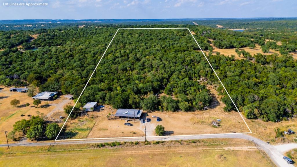 1024 N Keller Road, Mineral Wells, TX 76067 — photo 1