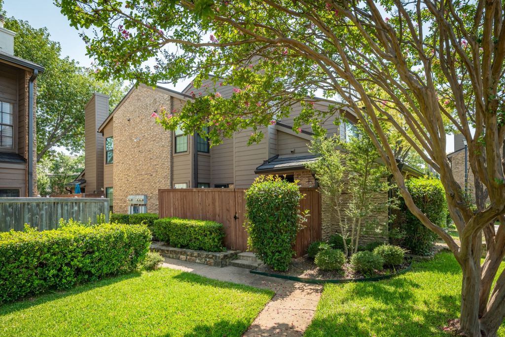 333 Melrose Drive 31D, Richardson, TX 75080 — photo 1