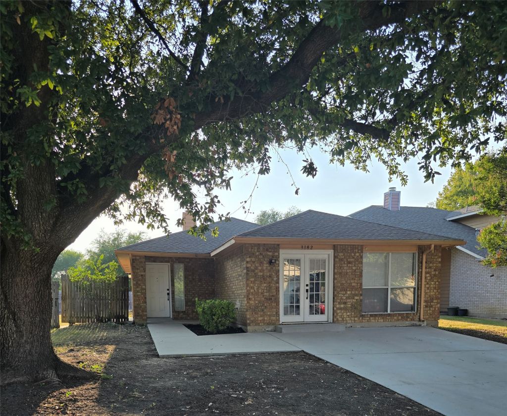 3182 Cross Creek Circle, Grand Prairie, TX 75052 — photo 1