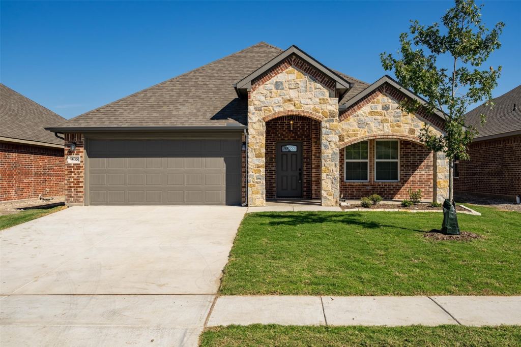908 Tippit Lane, Greenville, TX 75098 — photo 1