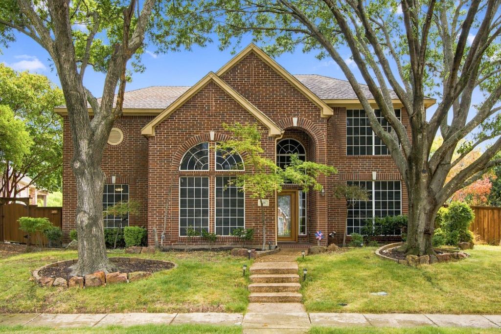 816 Rolling Meadows Court