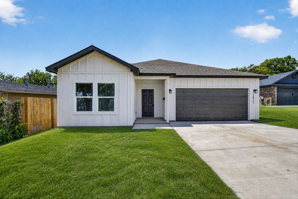 2817 Clinton Avenue, Fort Worth, TX 76106 — photo 1