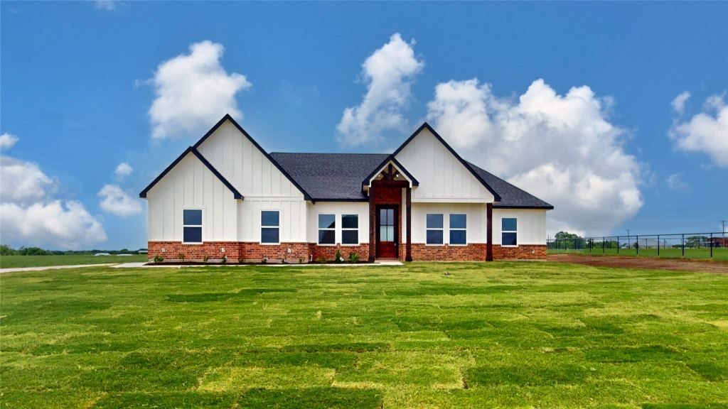 3296 Escobar Circle, Greenville, TX 75401 — photo 1