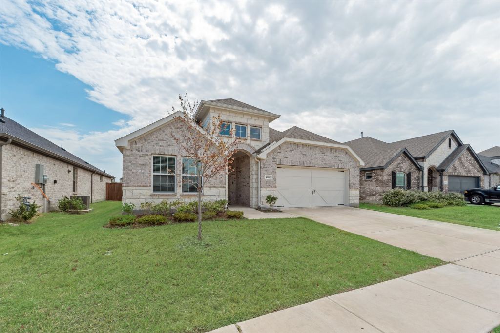 2850 Robertson Way, Royse City, TX 75189 — photo 1