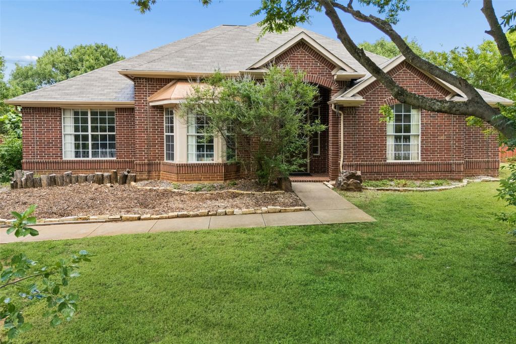 3004 Sagebrush Drive, Flower Mound, TX 75022 — photo 1