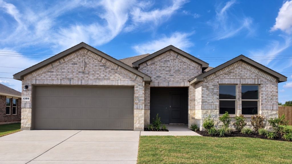 1300 BRISTOL Way, Granbury, TX 76048 — photo 1