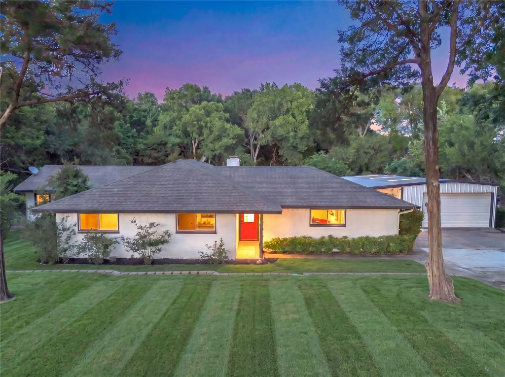 2010 Clearview Drive