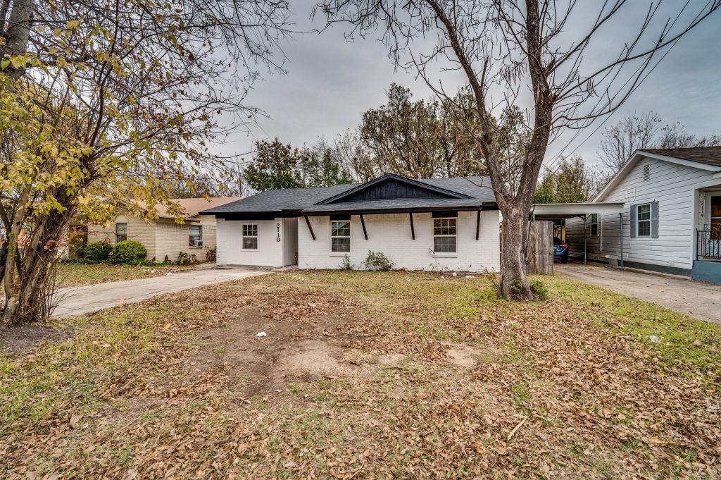 2110 Aggie Drive, Grand Prairie, TX 75051 — photo 1