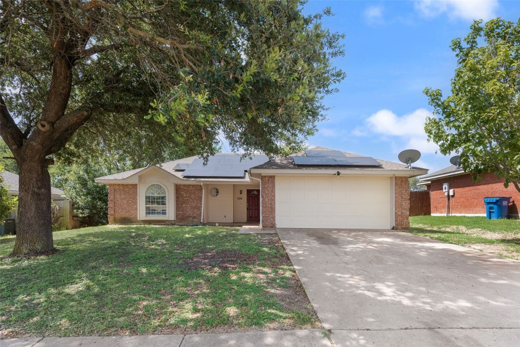 220 Hollywood Drive, Glenn Heights, TX 75154 — photo 1