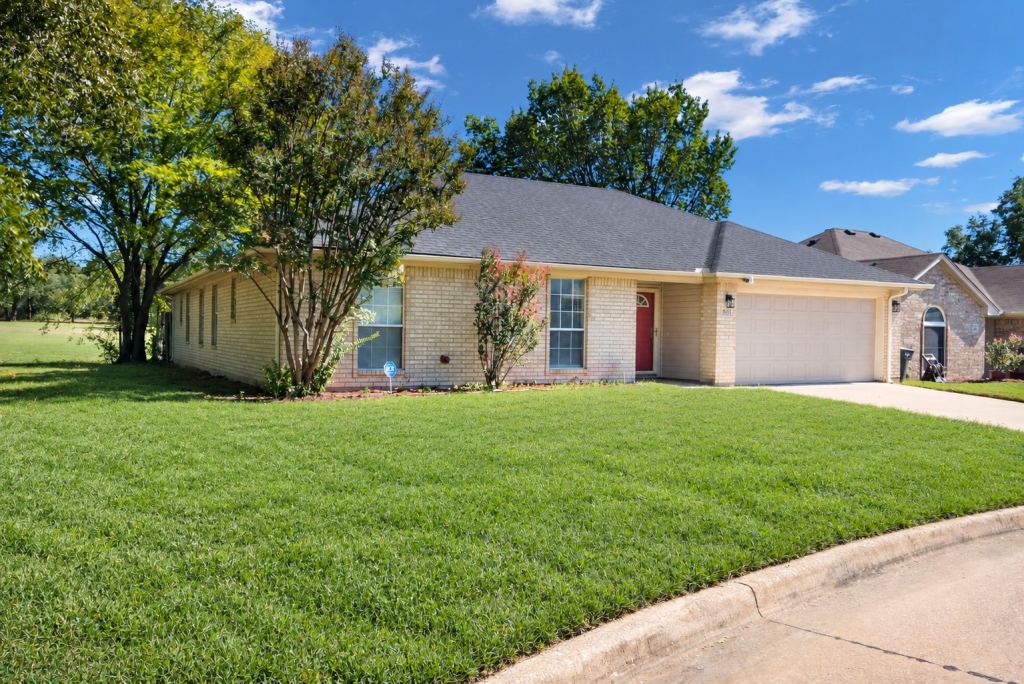 801 Bentree Drive, Fort Worth, TX 76120 — photo 1
