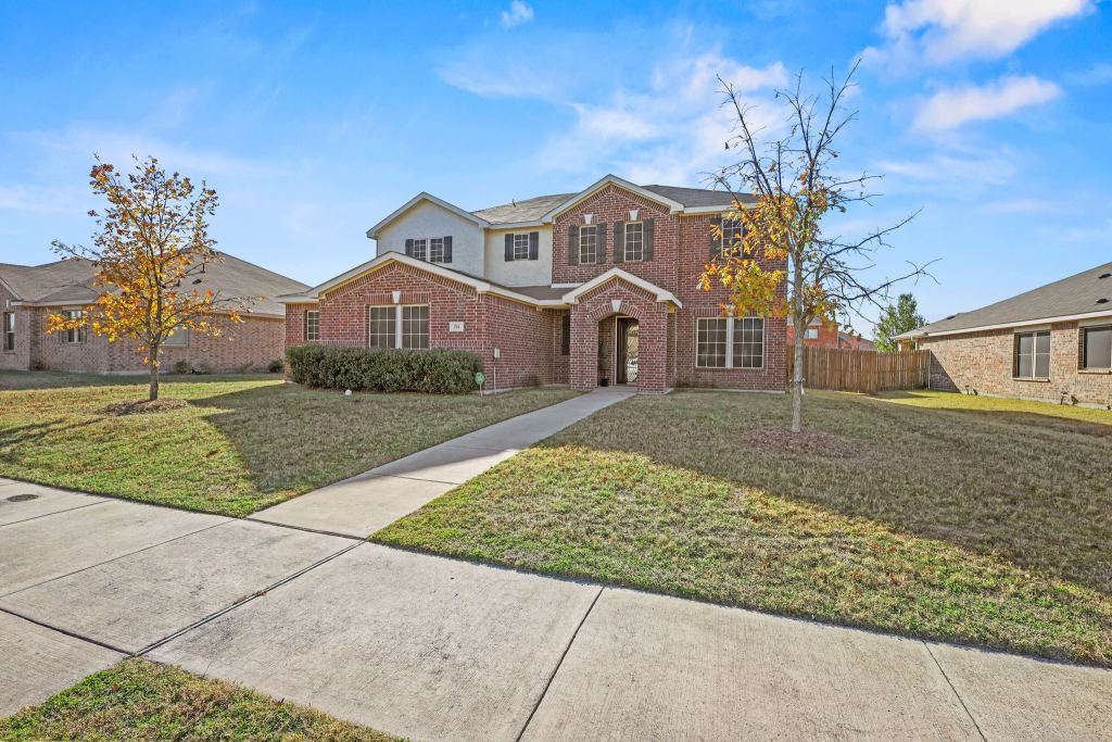 728 Jewelflower Drive, DeSoto, TX 75115 — photo 1
