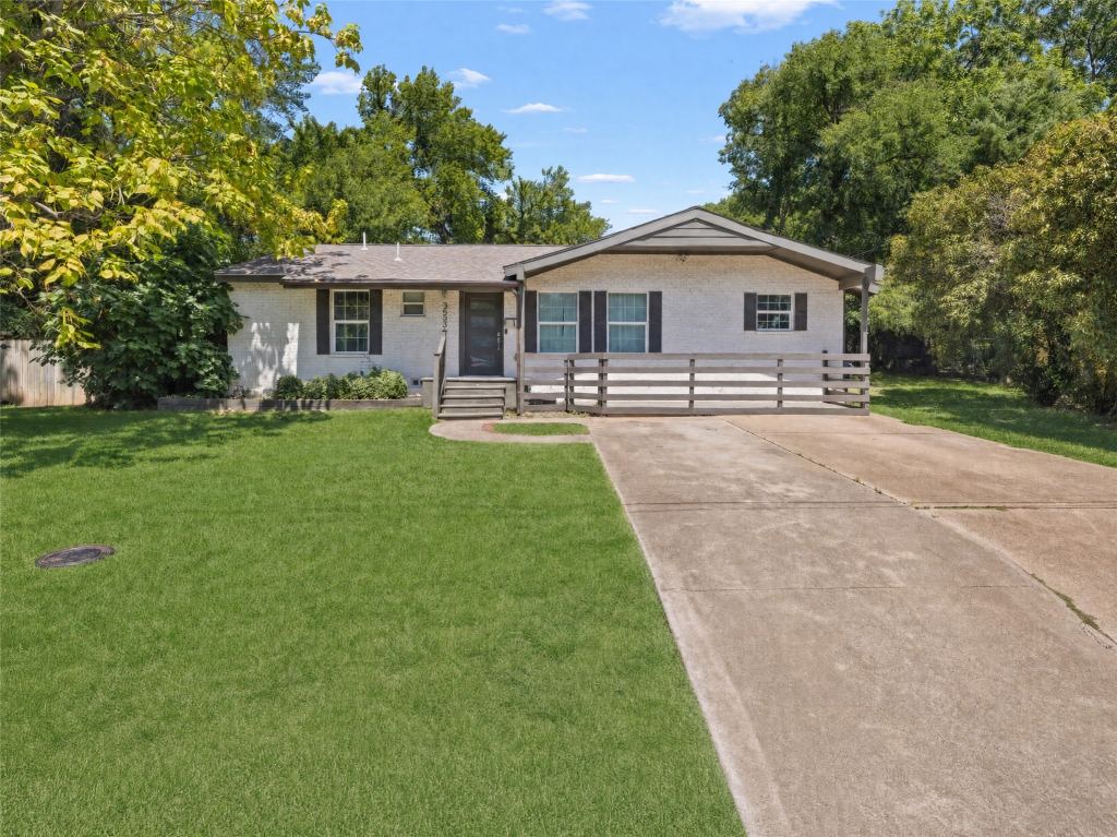 3535 Virginia Boulevard, Dallas, TX 75211 — photo 1