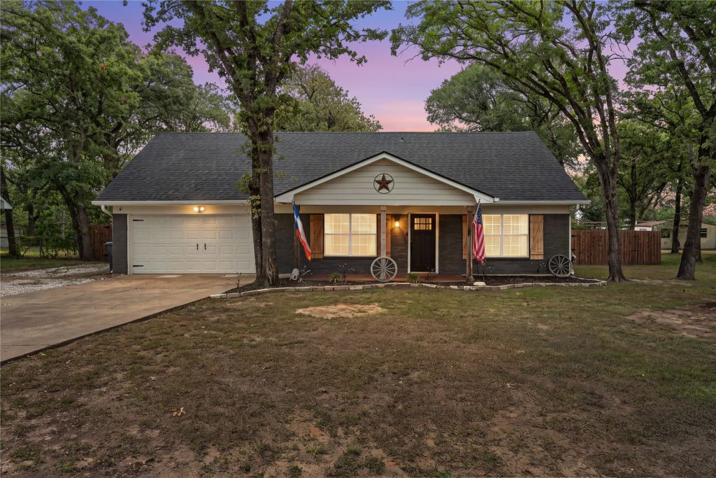 4506 Kendall Lane, Waco, TX 76705 — photo 1