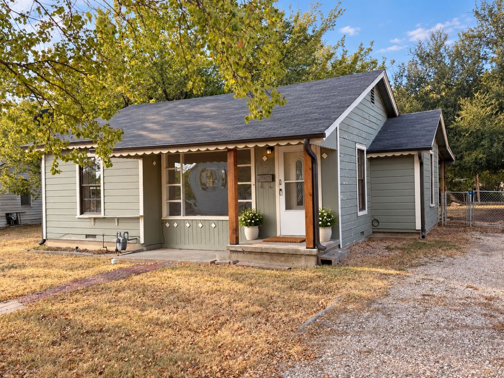 1321 Dartmouth Street, Waco, TX 76711 — photo 1