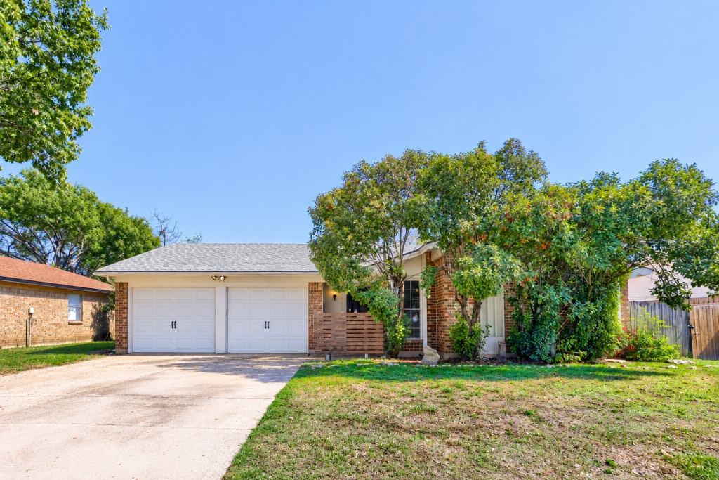 6604 Brookdale Drive, Watauga, TX 76148 — photo 1