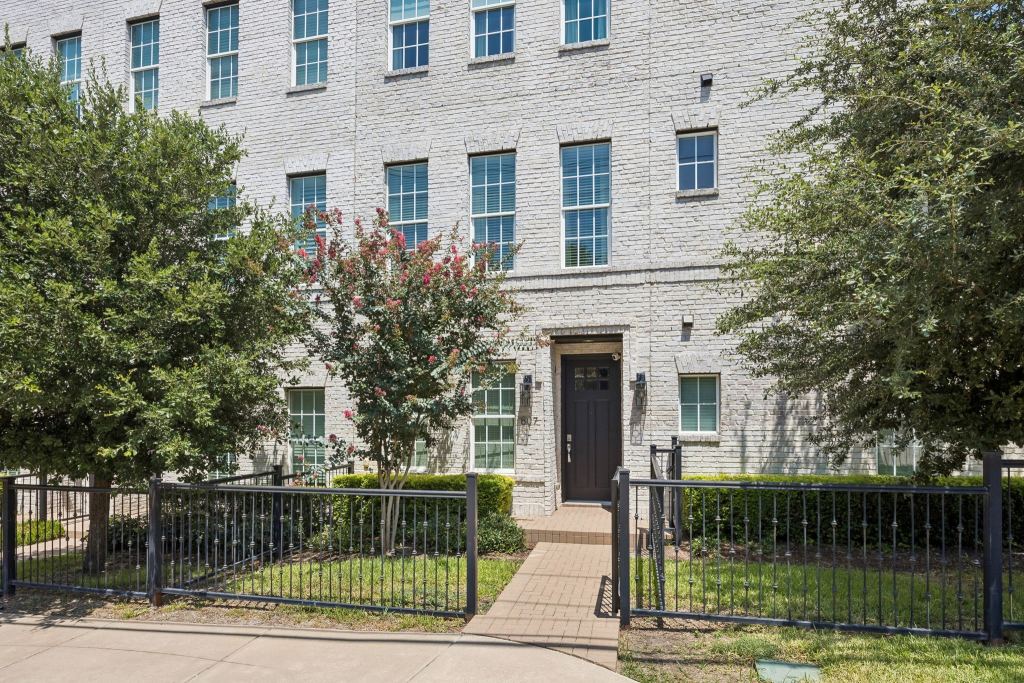 7333 Valley View Lane 807, Dallas, TX 75240 — photo 1